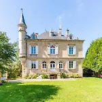 Chateau Du 19eme A La Campagne Mangiennes