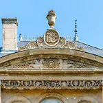 Chateau Du 19eme A La Campagne *